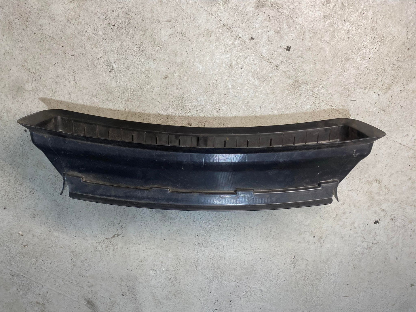 BMW 1 SERIES E87 FRONT BUMPER AIR DUCT 7117629