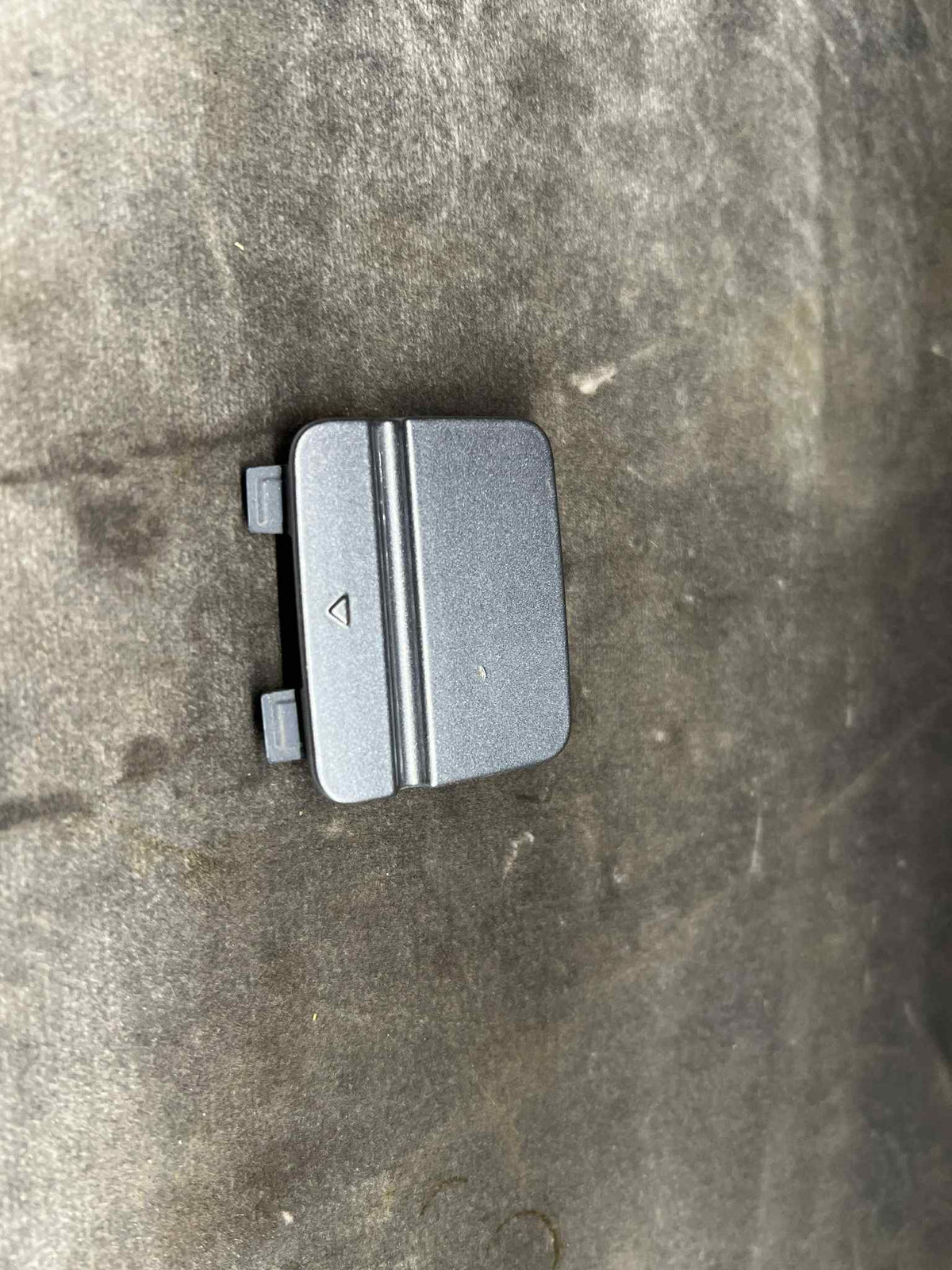 BMW 3 SERIES E90 REAR BUMPER TOW HOOK COVER 7202671
