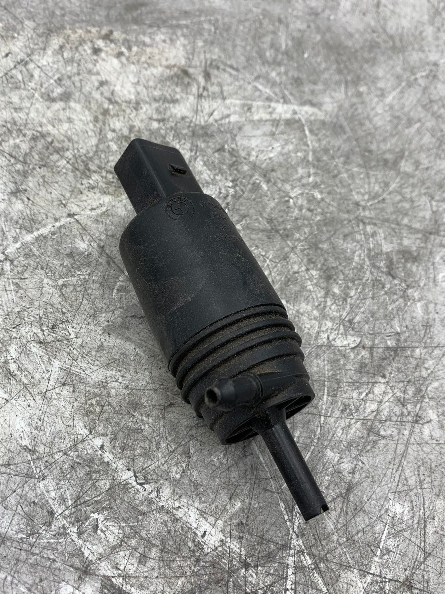 BMW 1 3 5 SERIES HEADLIGHT CLEANING WASH PUMP 8377612