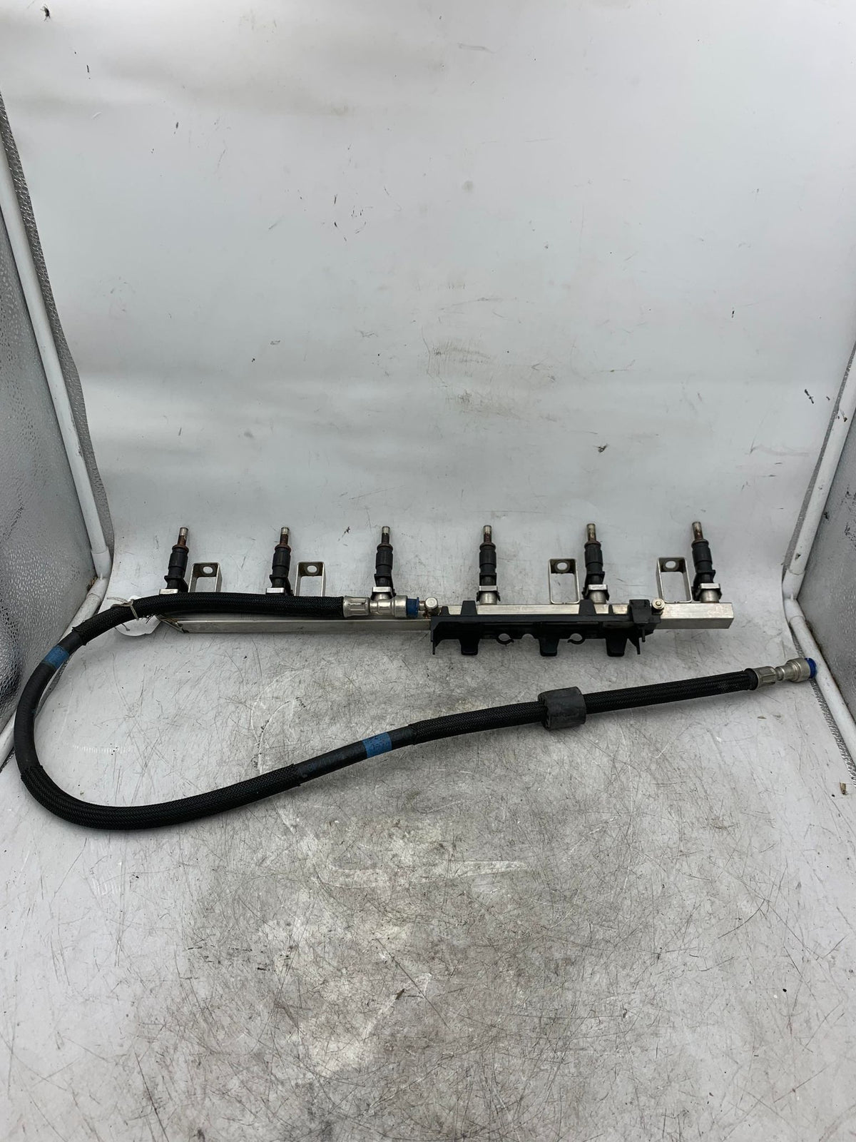 BMW 1 3 5 X SERIES 3.0L N52 N52N FUEL INJECTORS WITH RAIL 7542541 - LRI Autoparts