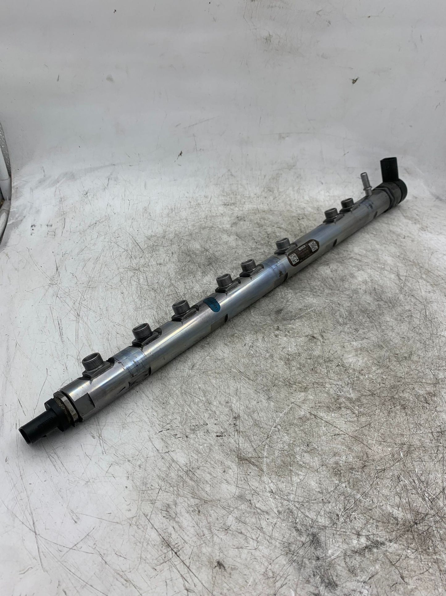 BMW 3 5 7 X SERIES N57 FUEL INJECTOR RAIL 7805423