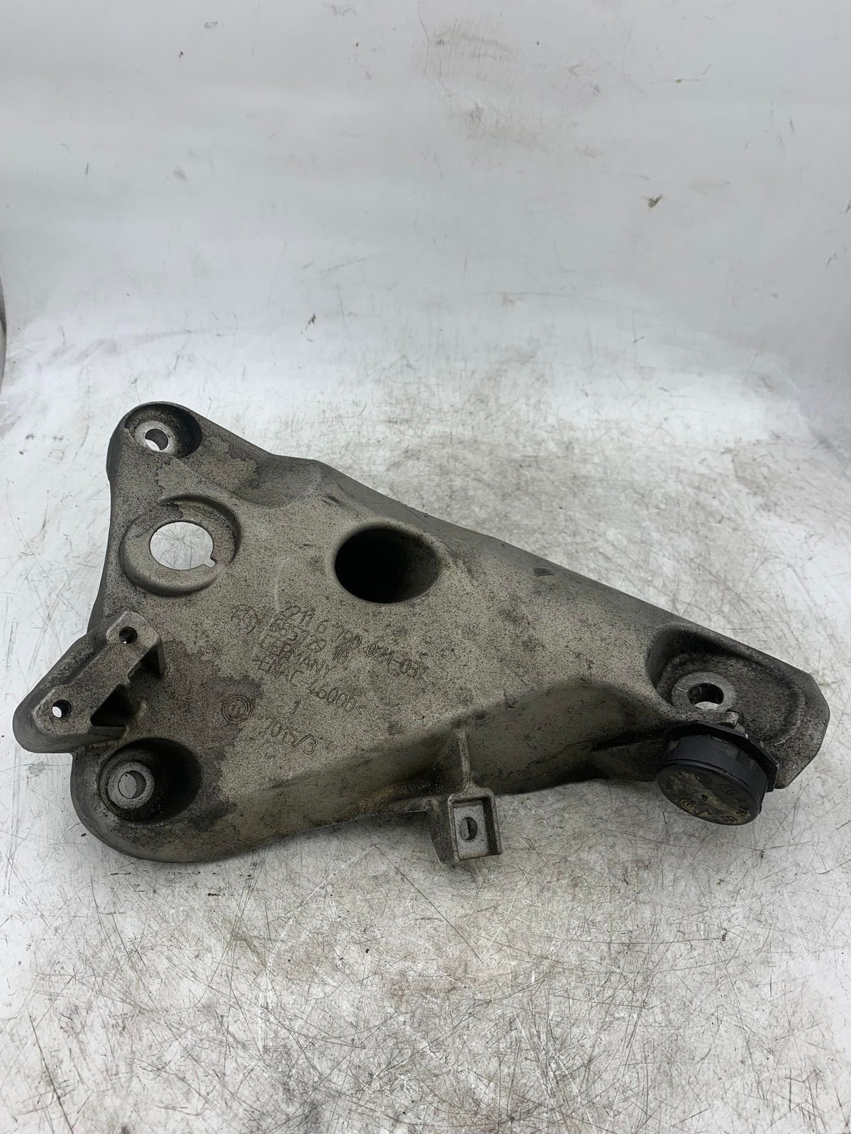 BMW X5 E70 FRONT LEFT ENGINE SUPPORT MOUNT 6790021 - LRI Autoparts