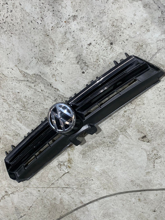 VW GOLF MK7 FRONT BUMPER MAIN GRILL 5G0853653