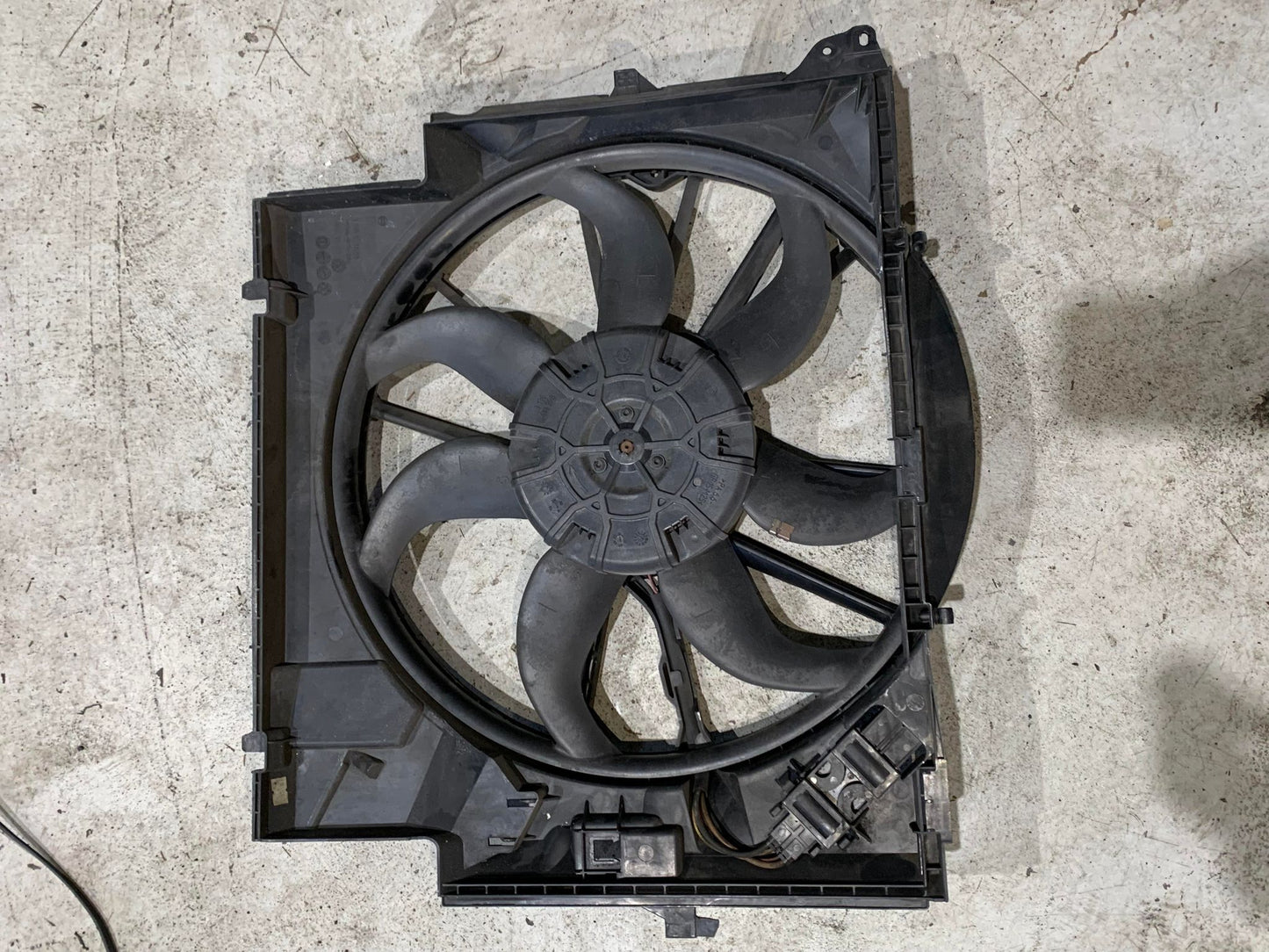 BMW 1 3 X SERIES N47 N54 N55 RADIATOR COOLING FAN 7545366