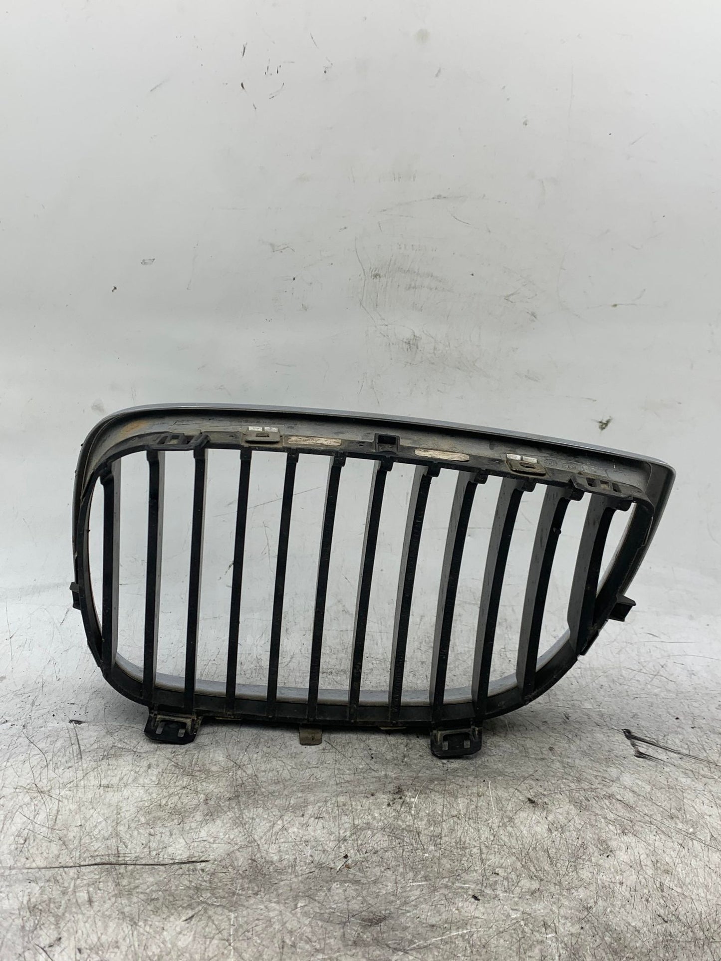 BMW 1 SERIES E87 CHROME RHS RIGHT FRONT KIDNEY GRILL 7077130