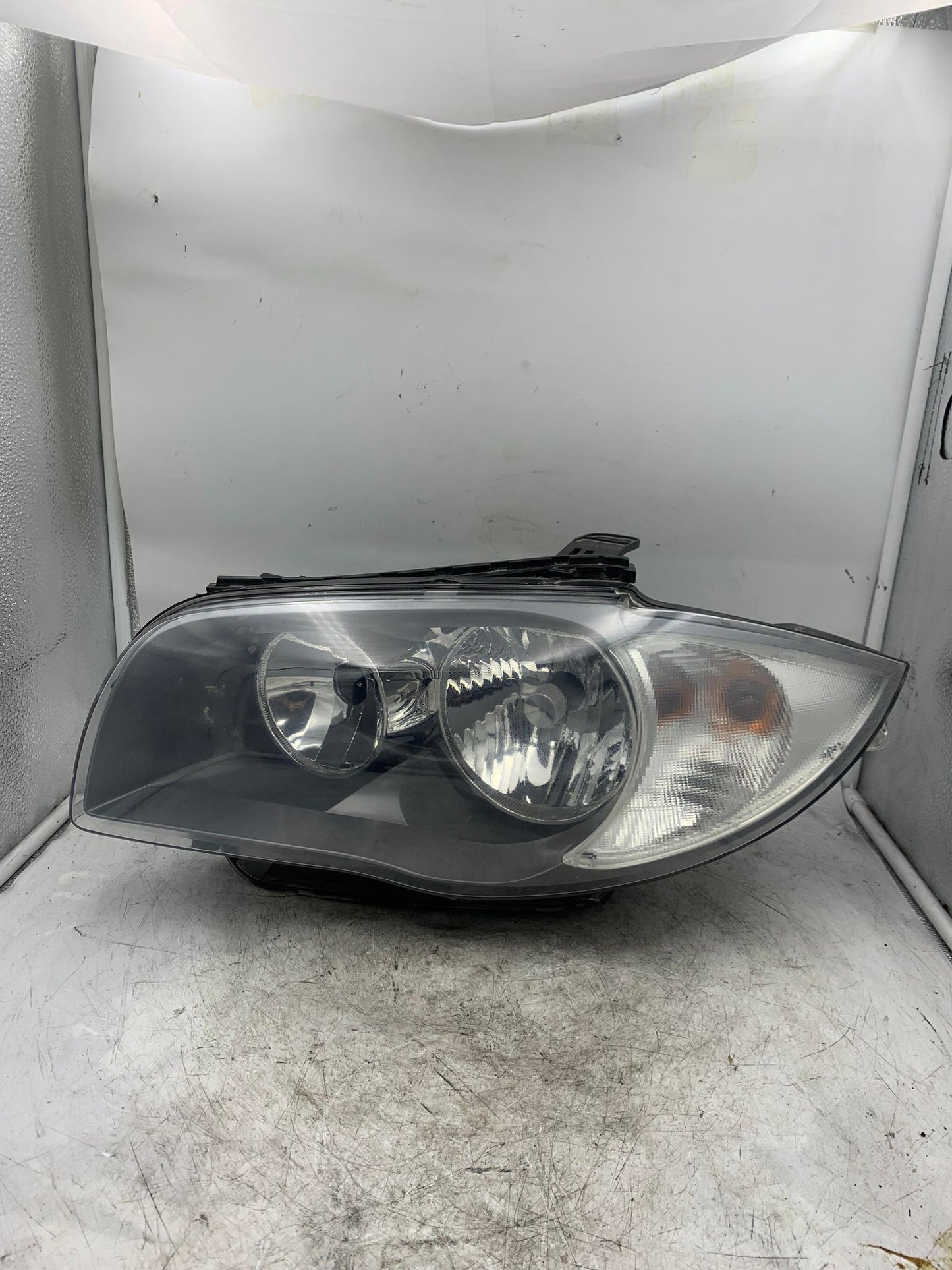 BMW 1 SERIES E82 E87 E88 PASSENGER SIDE LHS HALOGEN HEADLIGHT 7193389