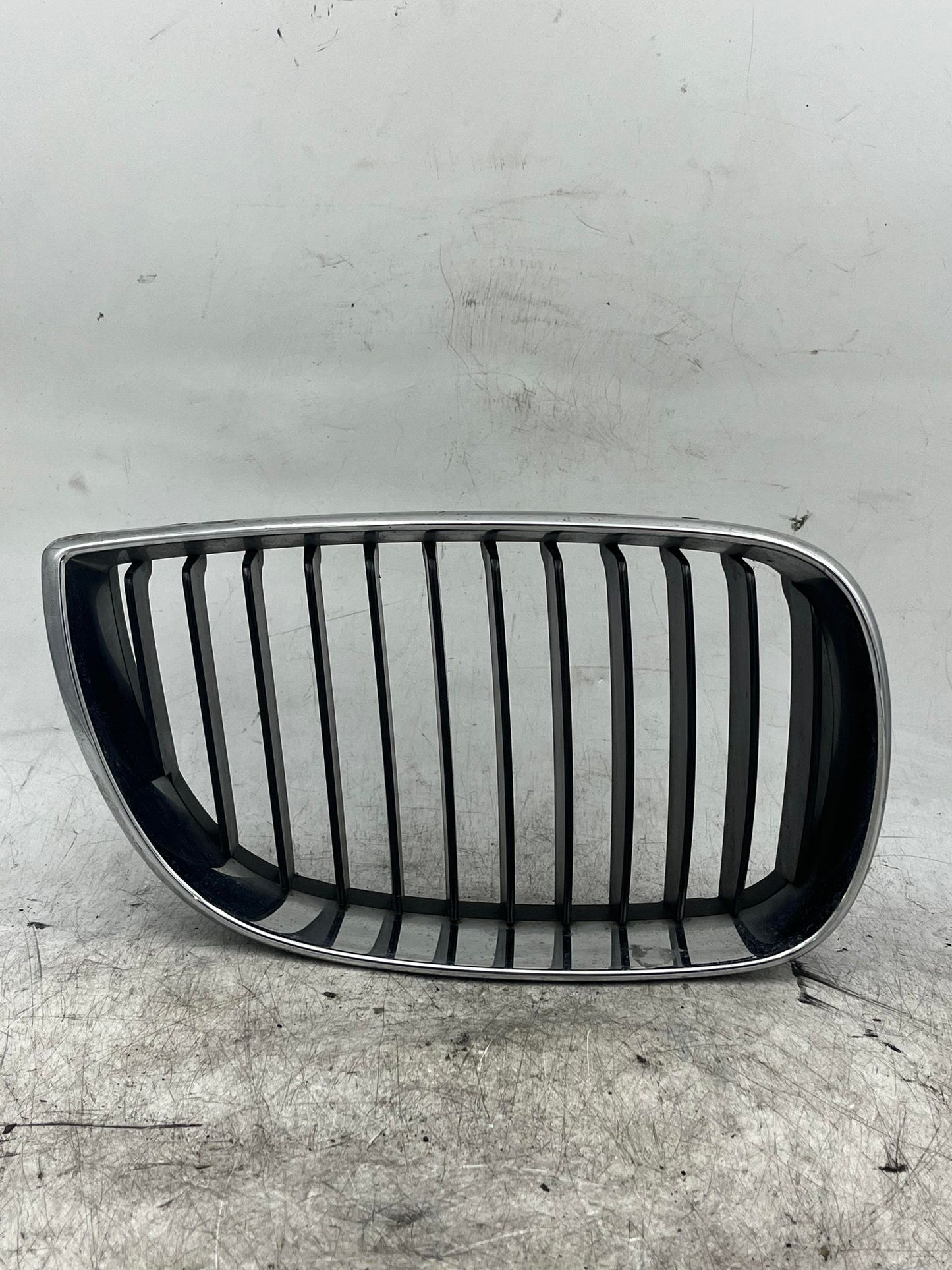 BMW 1 SERIES E87 CHROME RHS RIGHT FRONT KIDNEY GRILL 7077130