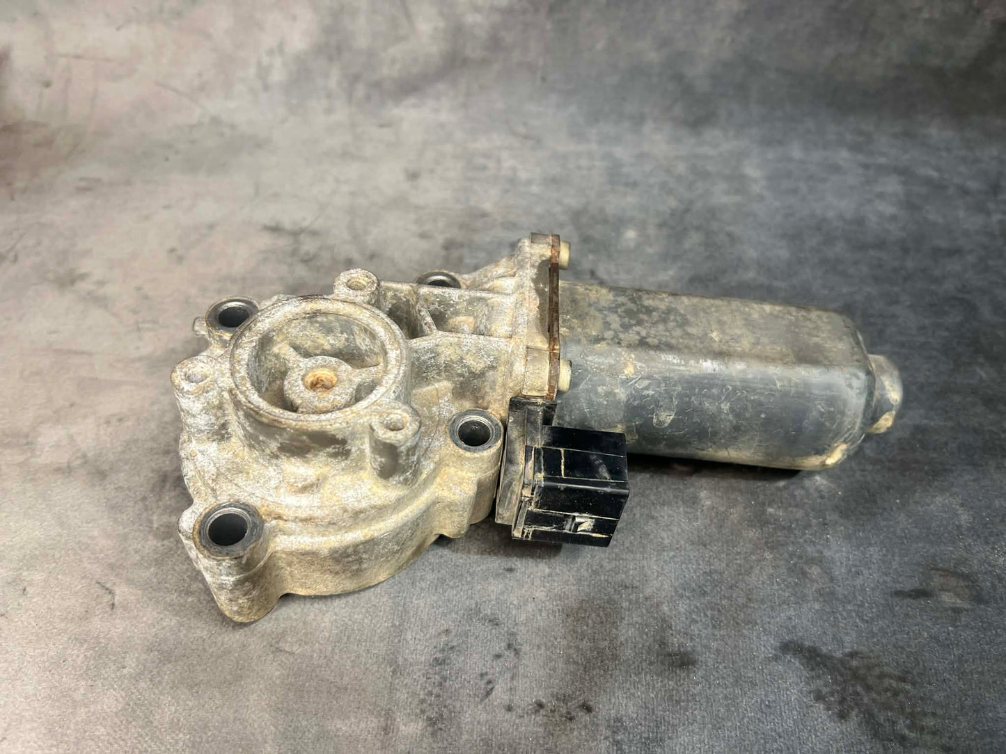 BMW X3 X5 X6 TRANSFER CASE ACTUATOR MOTOR 27107566250 - LRI Autoparts