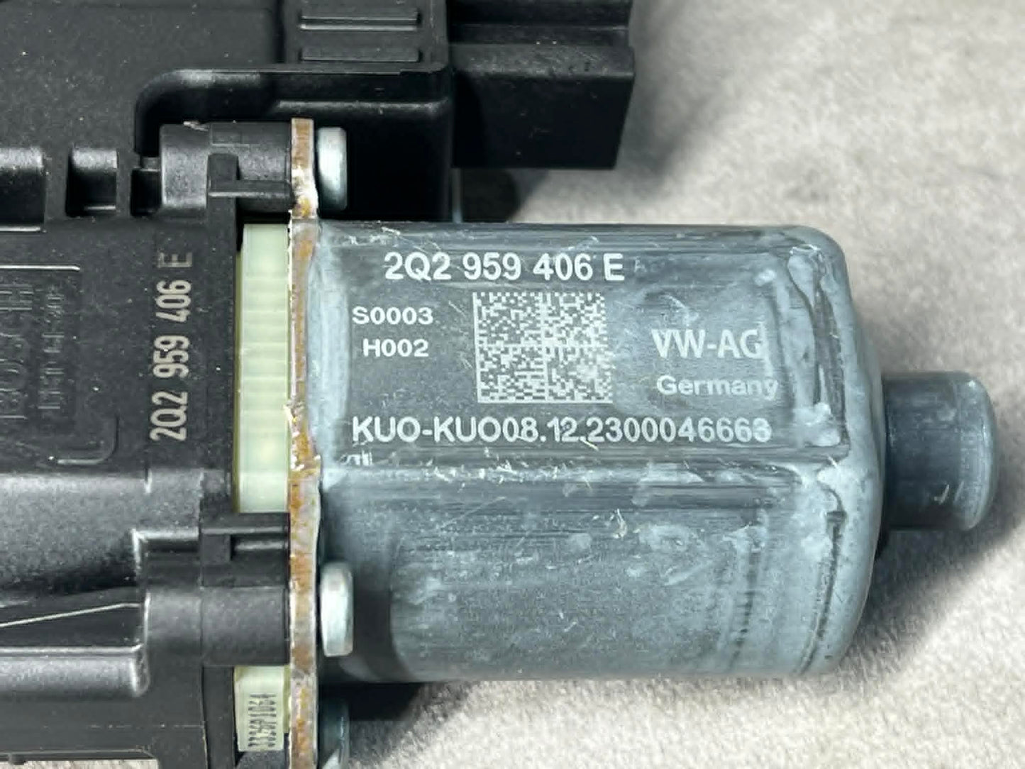 2Q2959406E