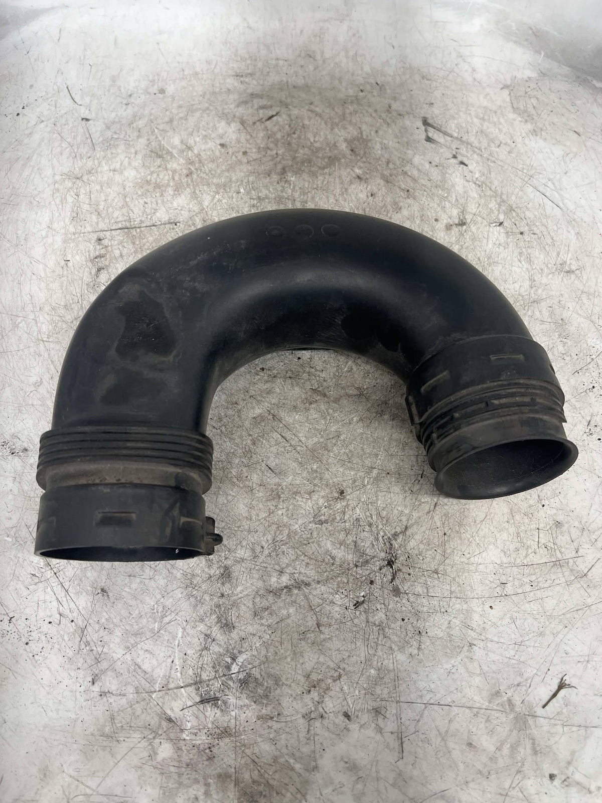 VW AUDI AIR INTAKE PIPE 1K0129618BR - LRI Autoparts