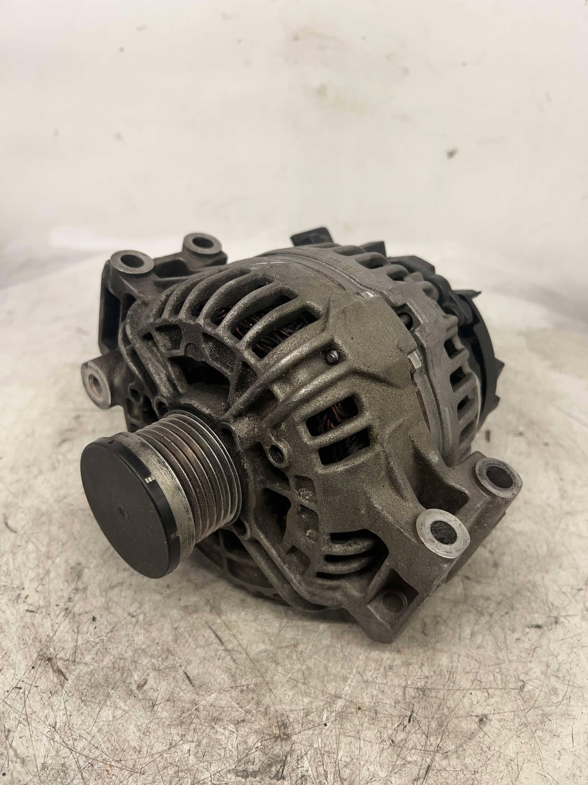 BMW 1 3 X SERIES N46 2.0L BOSCH 150A ALTERNATOR 7532966 - LRI Autoparts