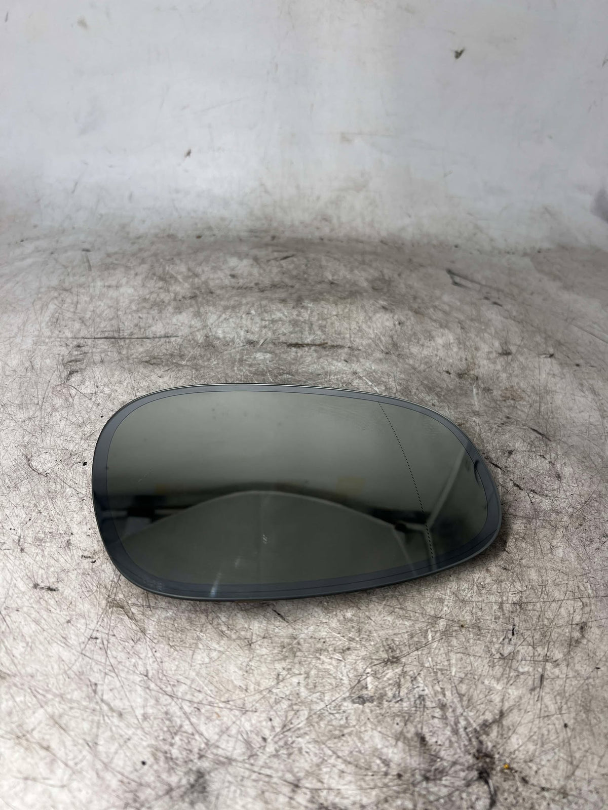 BMW 1 SERIES E82 E87 E88 RHS RIGHT MIRROR GLASS WITH SPECIAL OIL