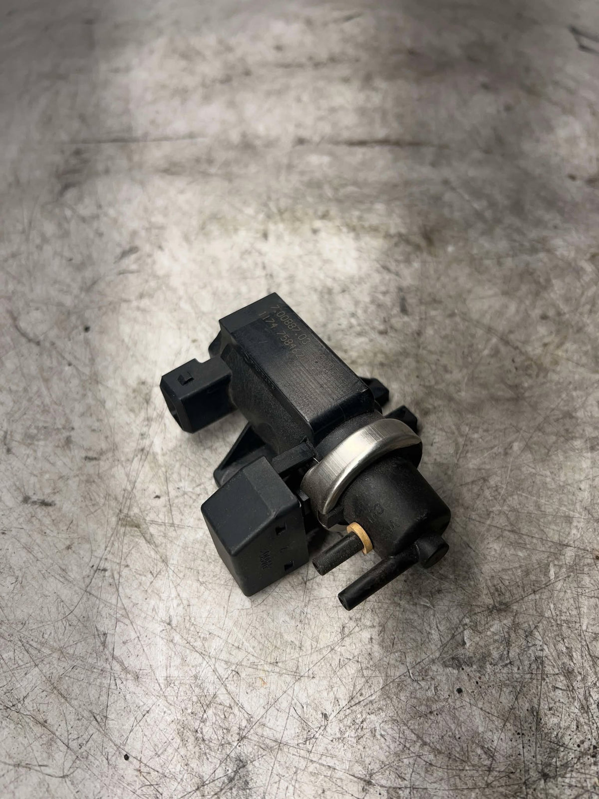 BMW EGR PRESSURE CONVERTER 7584628 - LRI Autoparts