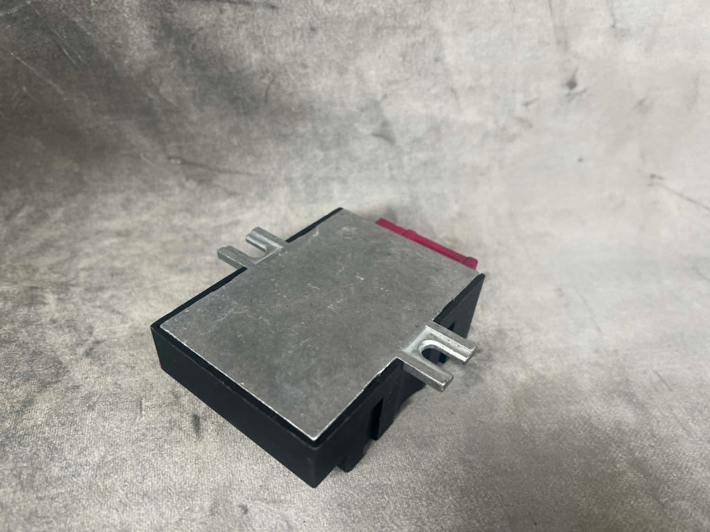 BMW 1 3 X SERIES FUEL PUMP CONTROL MODULE 7180426