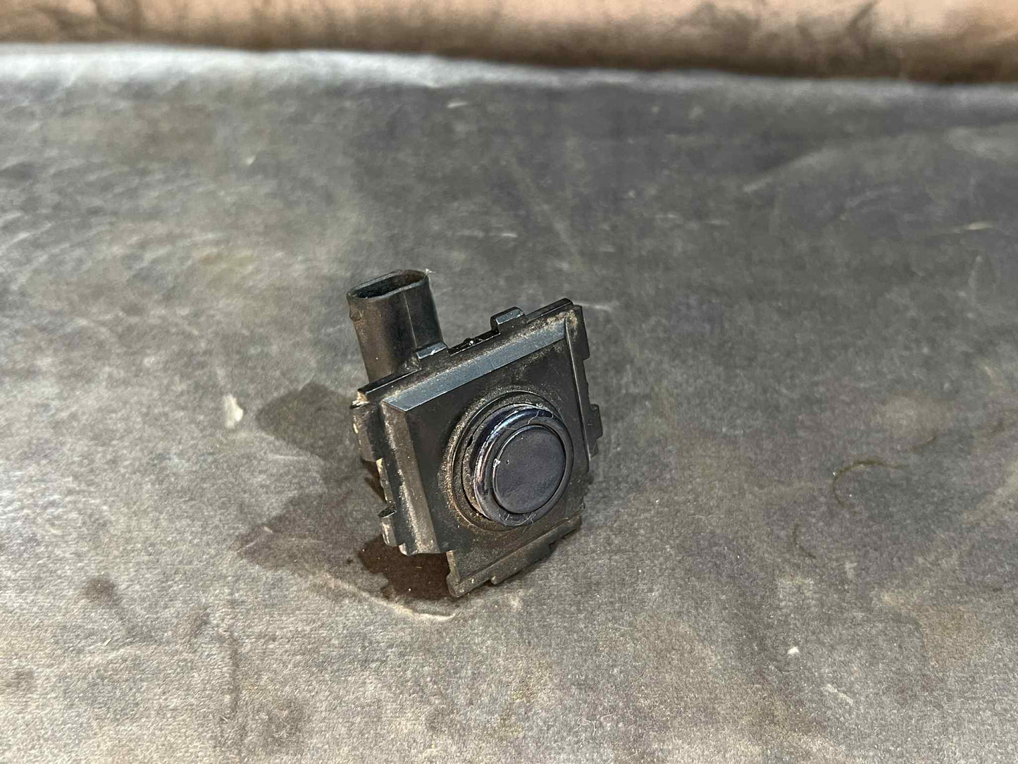 BMW 7 SERIES E65 E66 E67 PARKING DISTANCE SENSOR 7039602