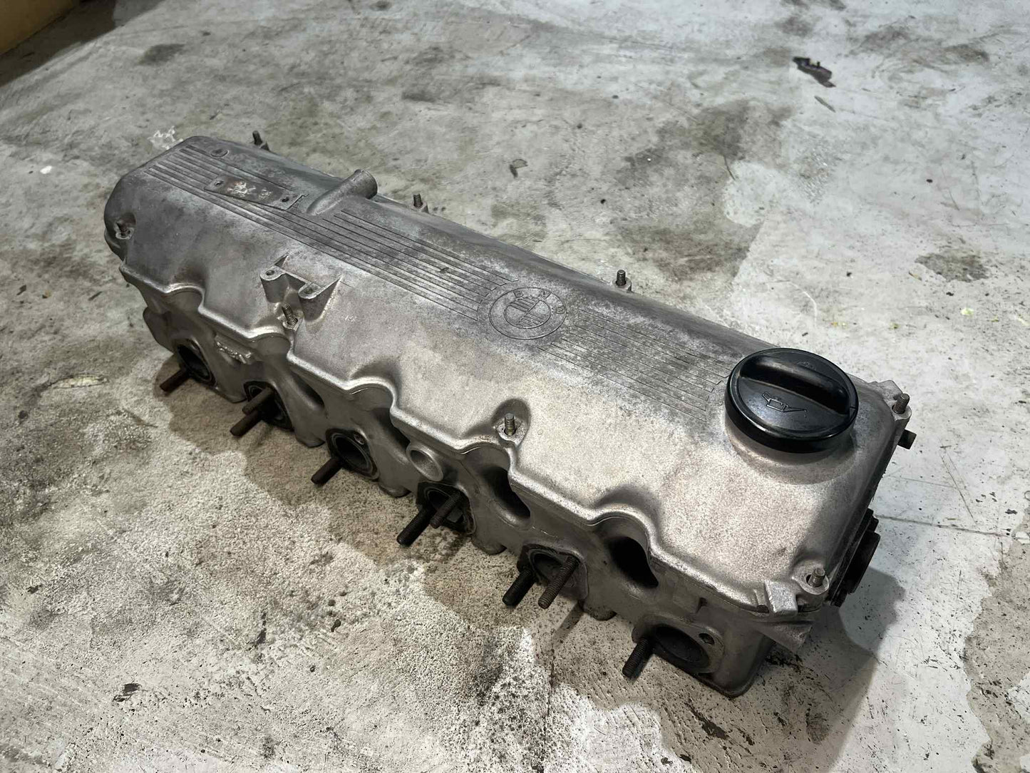 BMW E28 E30 M20 6 CYLINDER ENGINE CYLINDER HEAD REFURBISHED 1264200