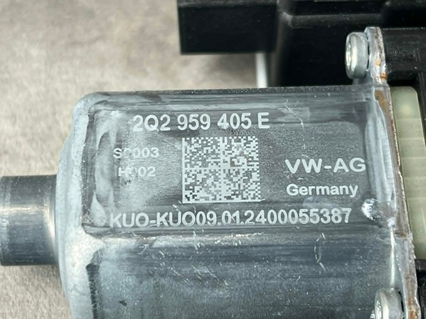2Q2959405E