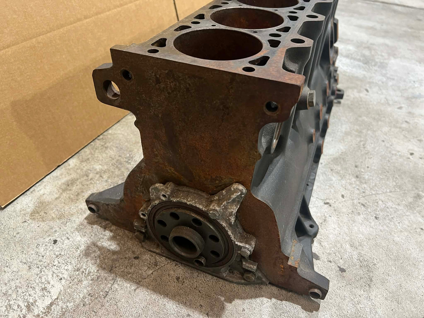 BMW 3 SERIES E30 M20B25 ENGINE BLOCK WITH CRANKSHAFT - LRI Autoparts