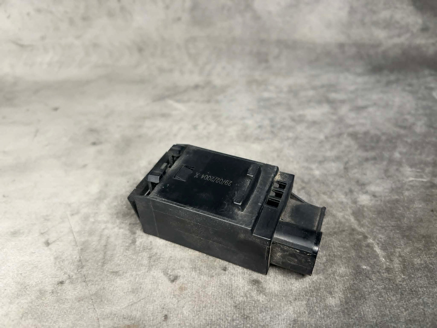 BMW AUC Air Recirculation Sensor - 6917001 (Used) — E36 / E39 / E46 / E83 / E85 / X5 E53 - LRI Autoparts
