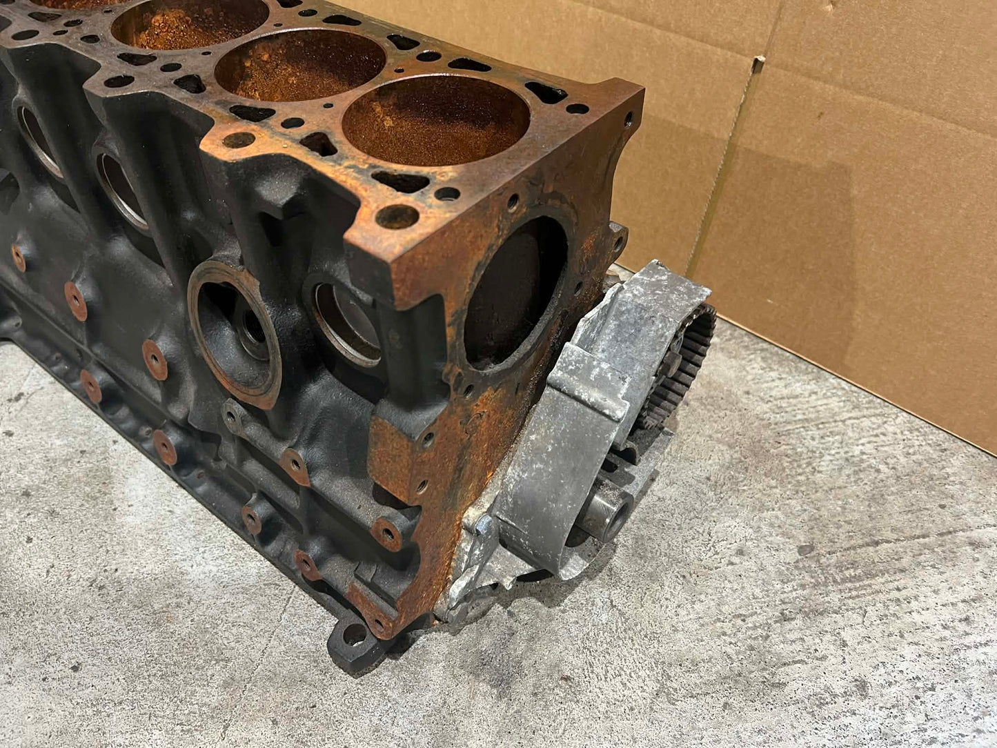 BMW 3 SERIES E30 M20B25 ENGINE BLOCK WITH CRANKSHAFT - LRI Autoparts