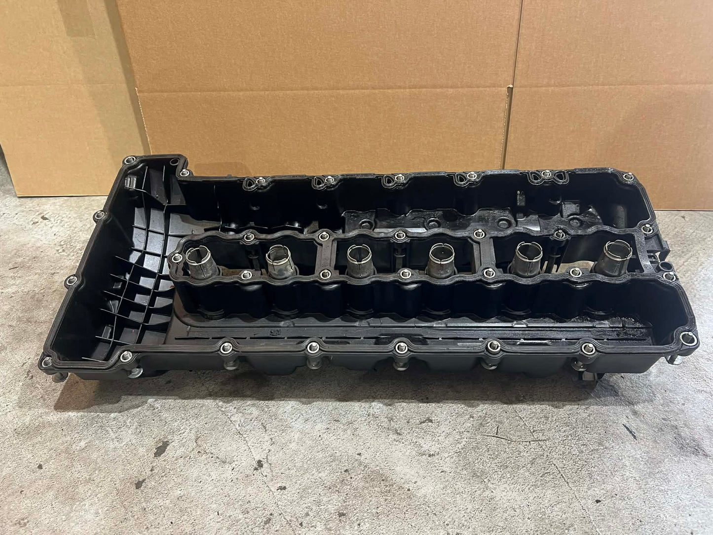BMW 1 3 5 7 X SERIES N54 ROCKER COVER 11127565284 - LRI Autoparts