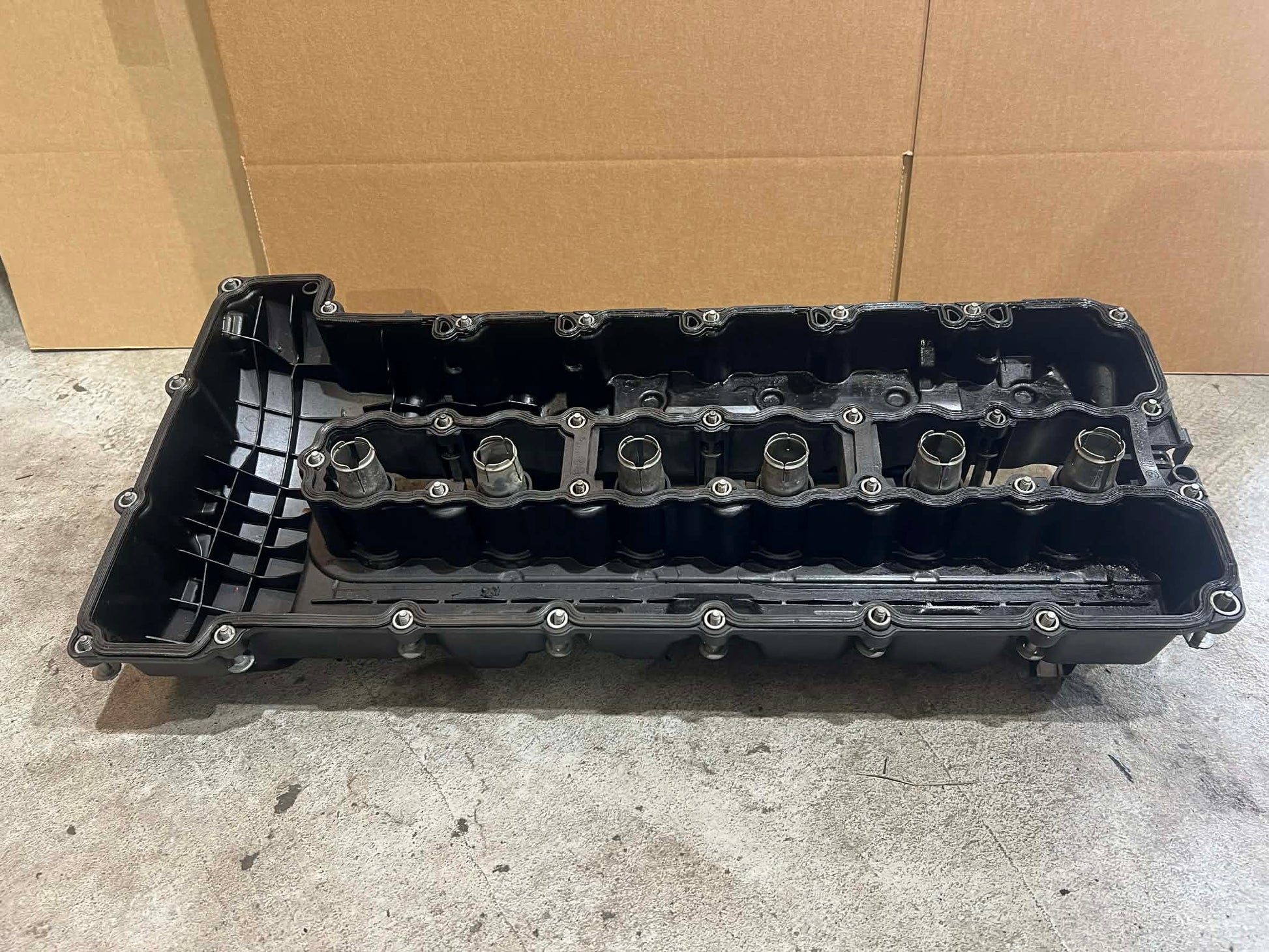 BMW 1 3 5 7 X SERIES N54 ROCKER COVER 11127565284 - LRI Autoparts