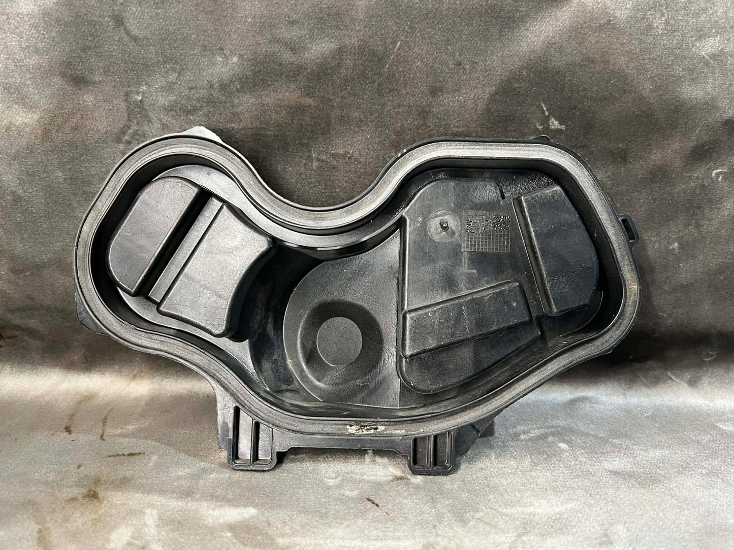 BMW 1 SERIES E82 E87 E88 LHS PASSENGER HEADLIGHT DUST COVER 6924493
