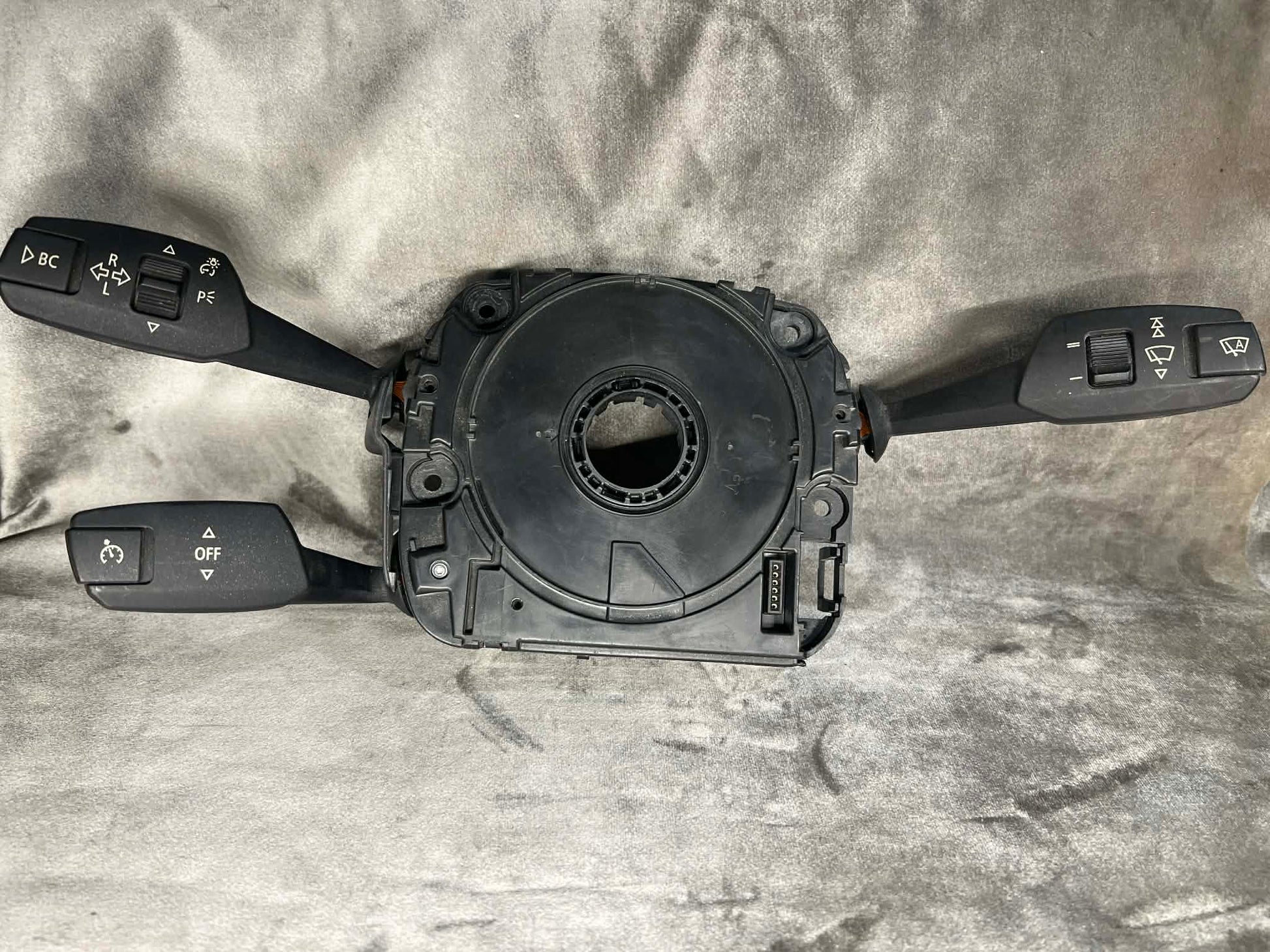 BMW 1 3 SERIES E82 E87 E88 E90 E92 STEERING ANGLE SENSOR CLOCK SPRING 9123041 - LRI Autoparts