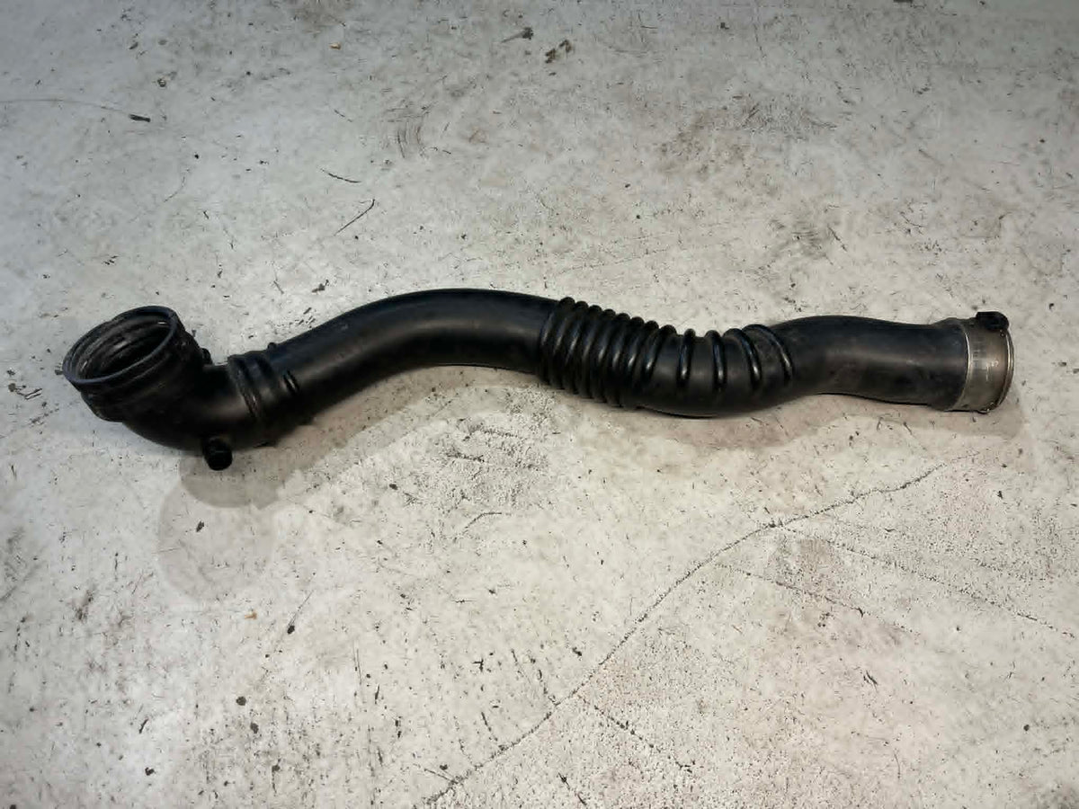 BMW F20 / F22 / F30 / F32 N20 / N26 Cold Side Charge Pipe (Intercooler to Throttle Body) - 7597592 / 7605044 - LRI Autoparts