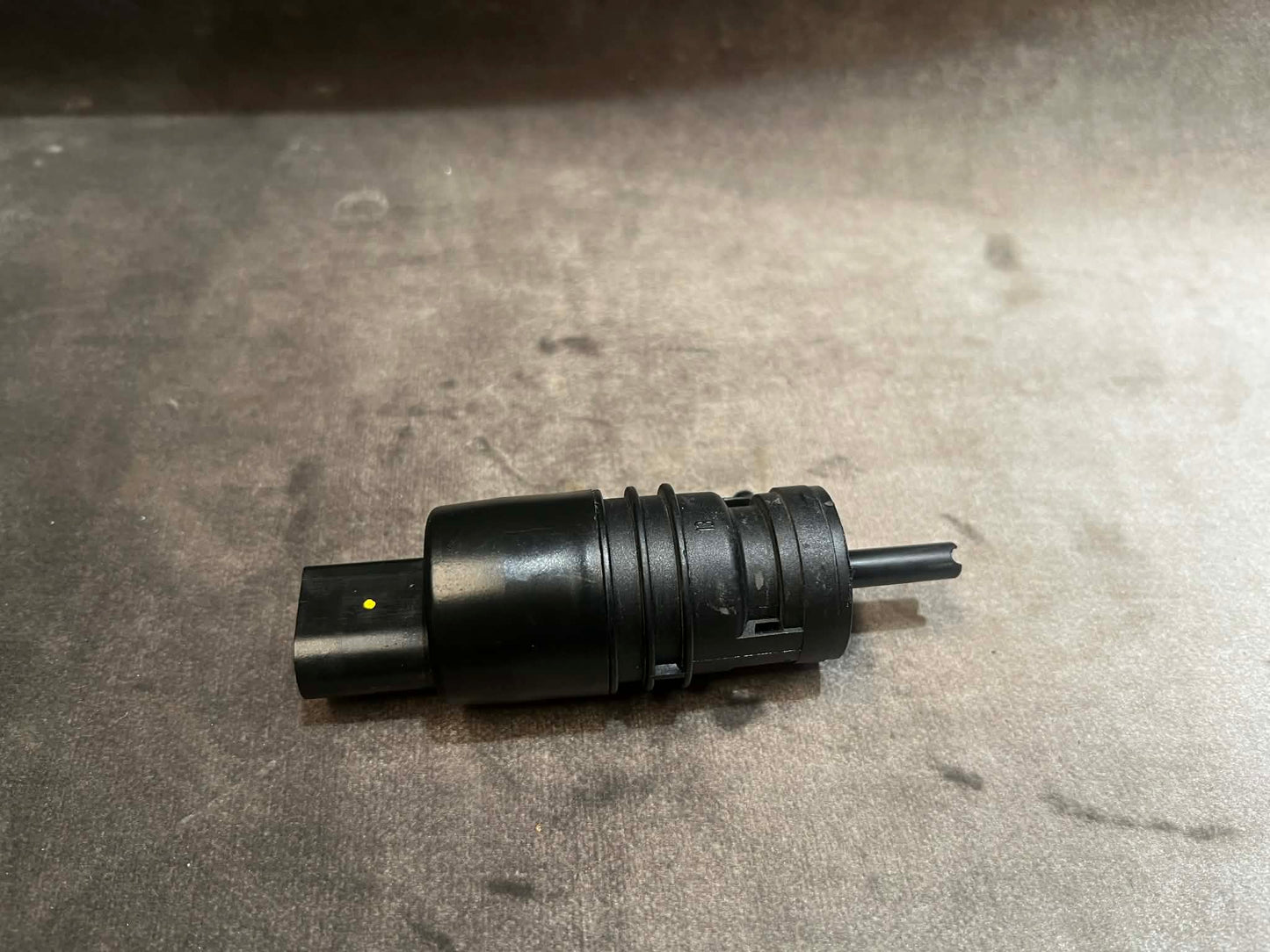 BMW 1 3 X SERIES HEADLIGHT WASHER FLUID PUMP 7302588