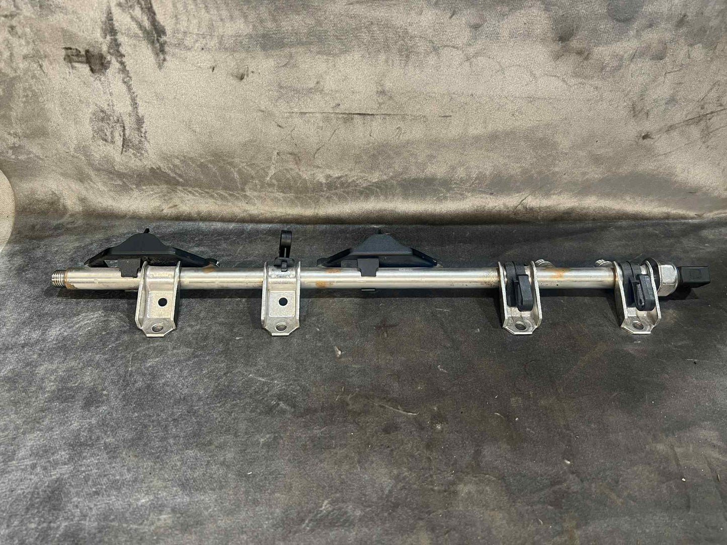 BMW 1 3 SERIES N54 HIGH PRESSURE INJECTION FUEL RAIL 7575480