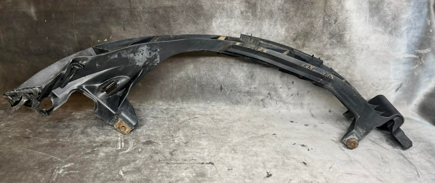 BMW 1 SERIES E82 E87 E88 LHS PASSENGER SIDE HEADLIGHT BRACKET 7148761