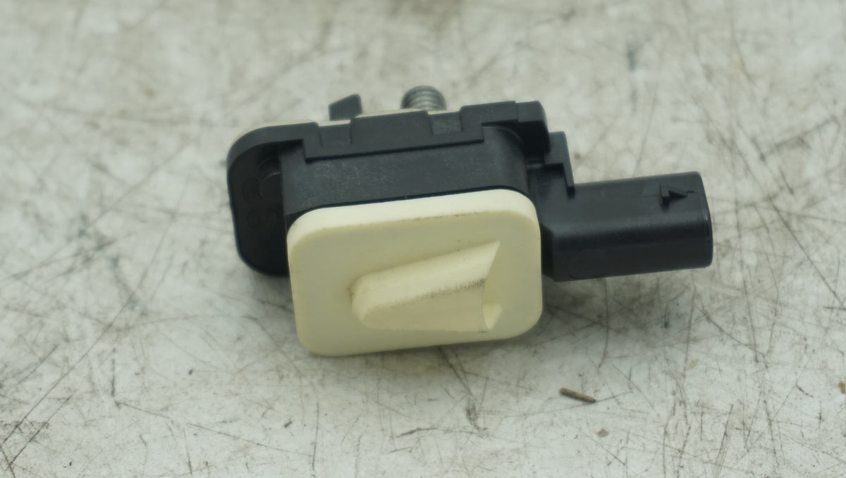 BMW 2 3 4 SERIES AIRBAG CRASH SENSOR 9217711 - LRI Autoparts
