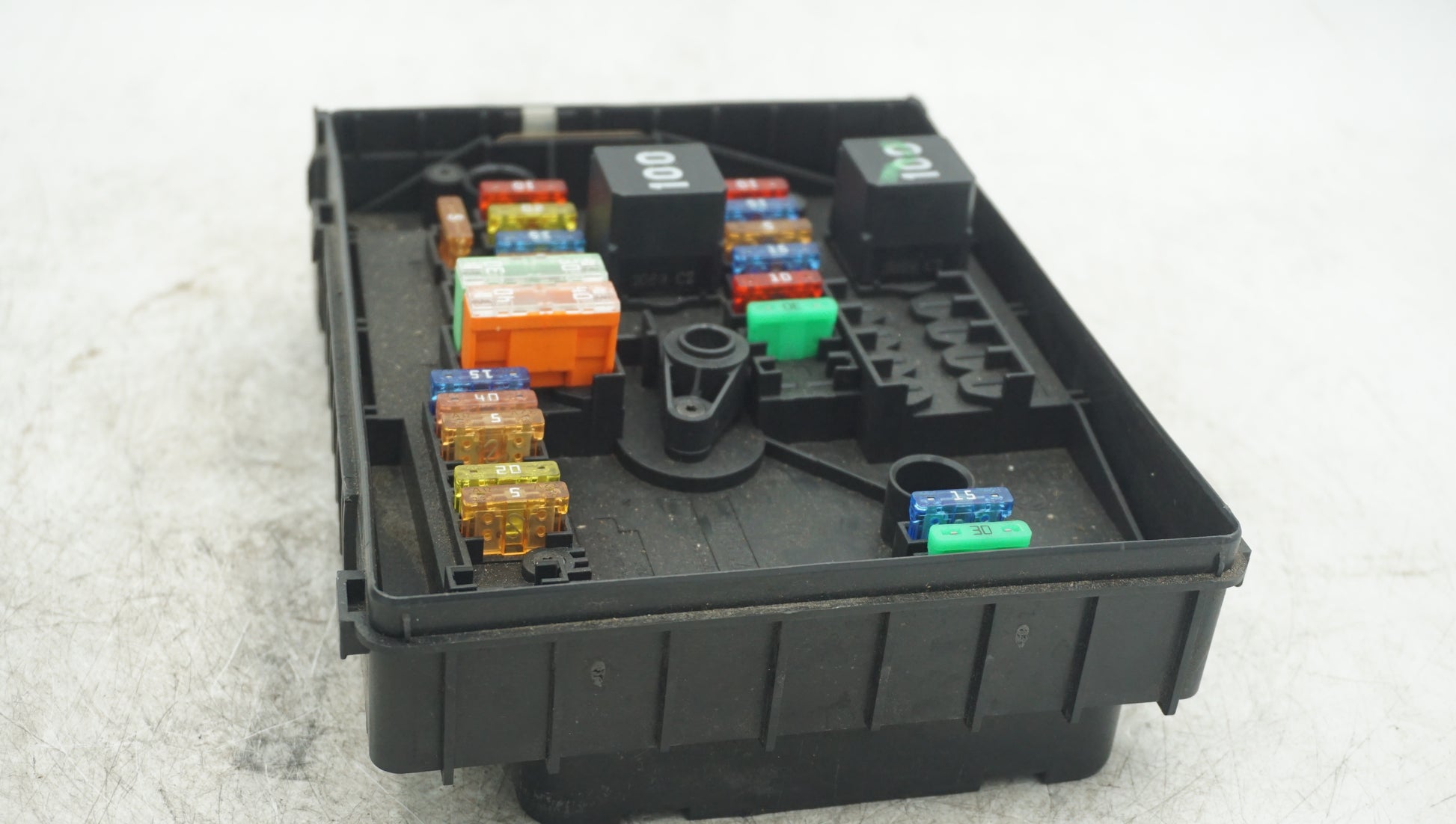 VW GOLF V AUDI A3 8P 1K0937125D BOX RELAYS/FUSES – LRI Autoparts