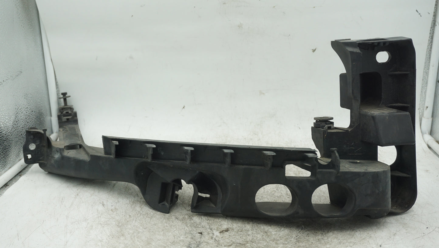 AUDI A3 2009-2013 RIGHT HEADLIGHT SUPPORT BRACKET 8P0805608