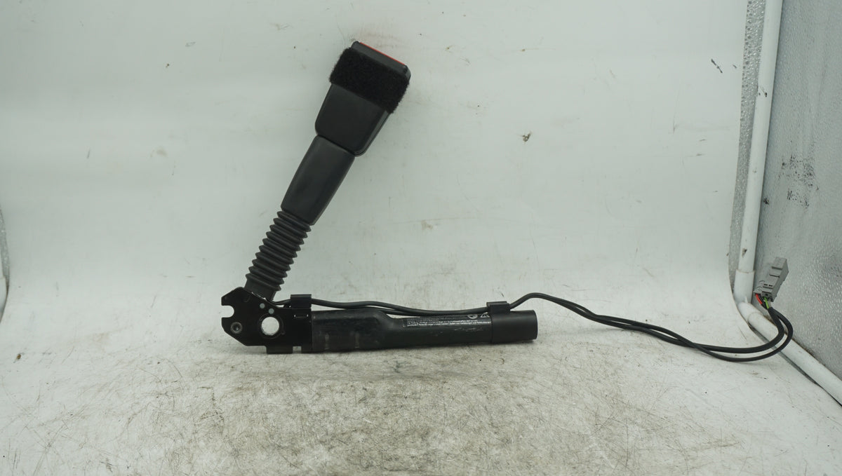 BMW 1 3 SERIES E82 E87 E88 FRONT LEFT SEAT BELT BUCKLE 9119541 - LRI Autoparts