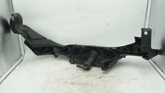 BMW 3 SERIES E92 E93 LEFT HEADLIGHT BRACKET 7227925