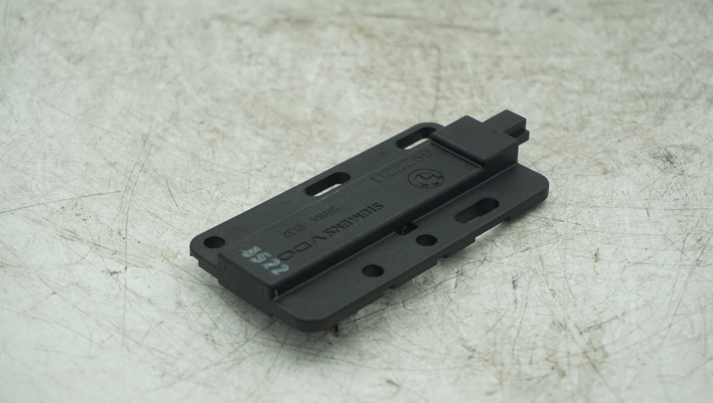 BMW 1 3 5 X SERIES KEYLESS ACCESS ANTENNA MODULE 6922211 - LRI Autoparts