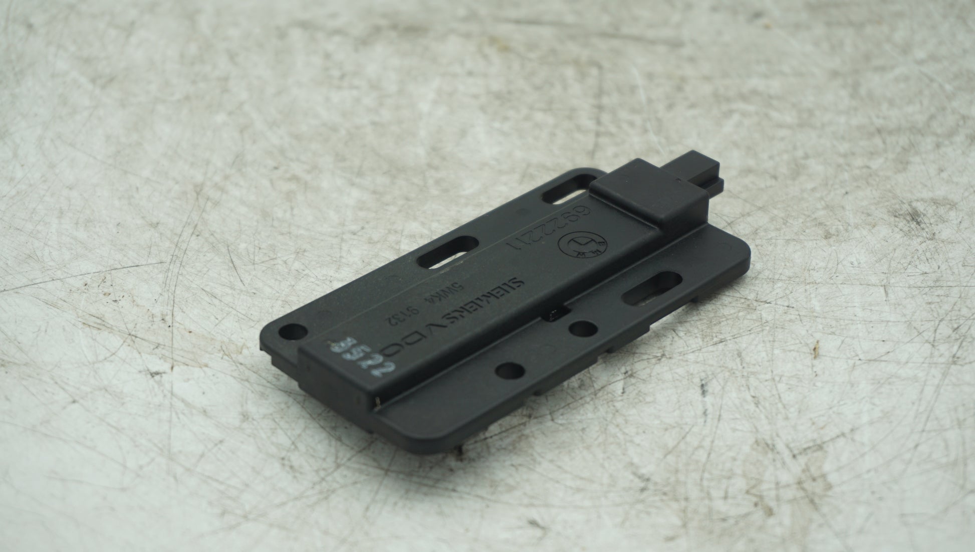 BMW 1 3 5 X SERIES KEYLESS ACCESS ANTENNA MODULE 6922211 - LRI Autoparts