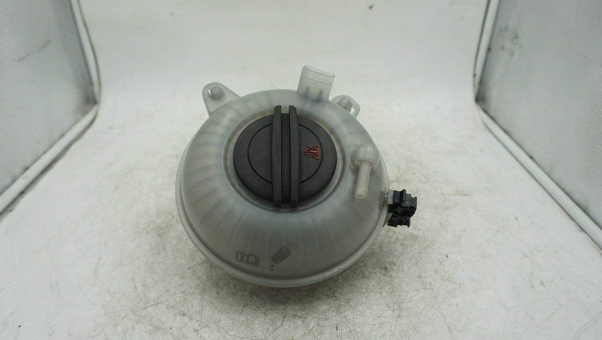 AUDI A3 8V VW GOLF MK7 COOLANT EXPANSION TANK 5Q0121407 - LRI Autoparts