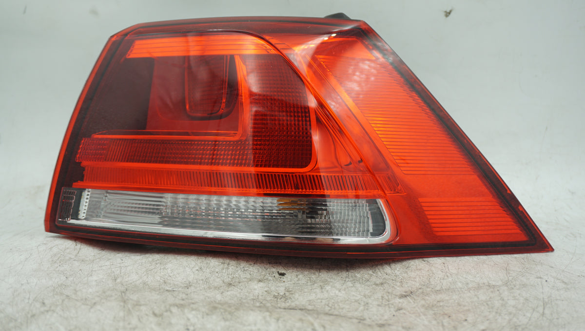 VW GOLF MK7 REAR RIGHT TAIL LIGHT 5G0945096