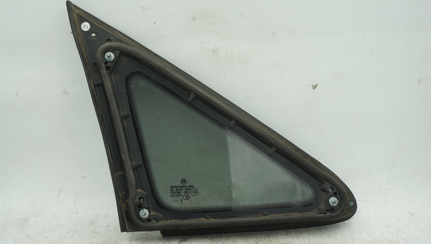 VW CADDY QUATER FRONT RIGHT WINDOW 43R001057