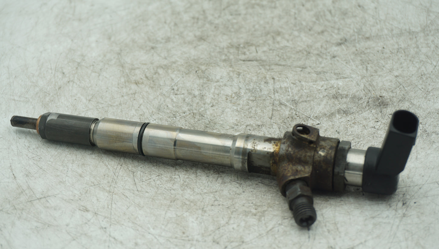 VW CADDY 1.6TDI INJECTOR 03L130277B