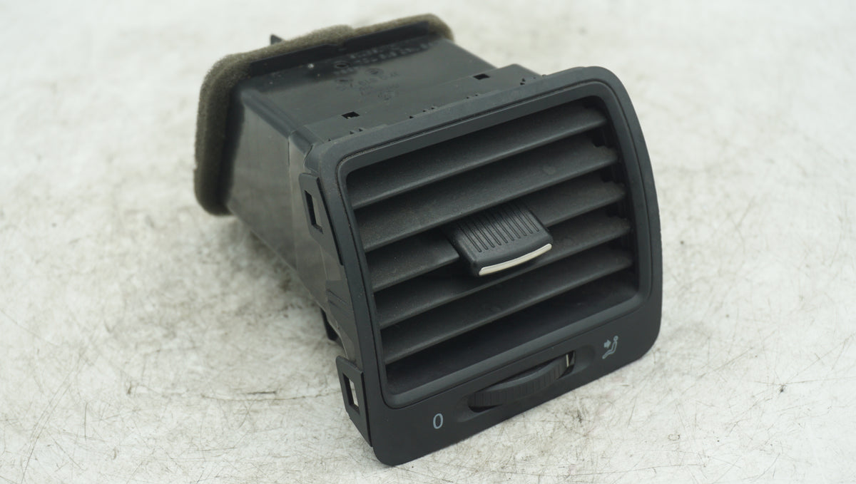 VOLKSWAGEN GOLF MK5 RIGHT SIDE DASH VENT 1K0819710 - LRI Autoparts