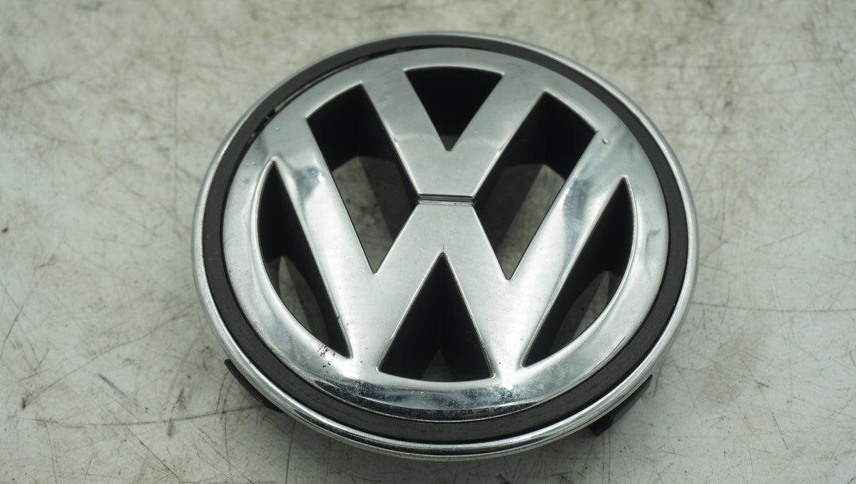 VW GOLF MK5 FRONT BUMPER BADGE 3D7853600 - LRI Autoparts