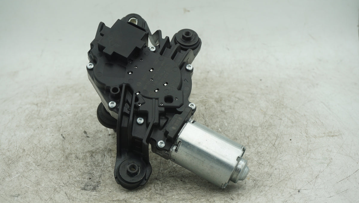 VOLKSWAGEN POLO GOLF REAR WIPER ARM MOTOR 5K6955711B - LRI Autoparts