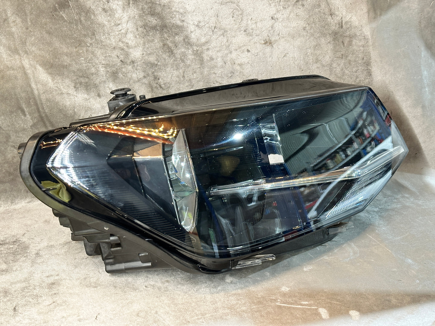 VW CADDY RHS RIGHT HEADLIGHT 2016+ halogen