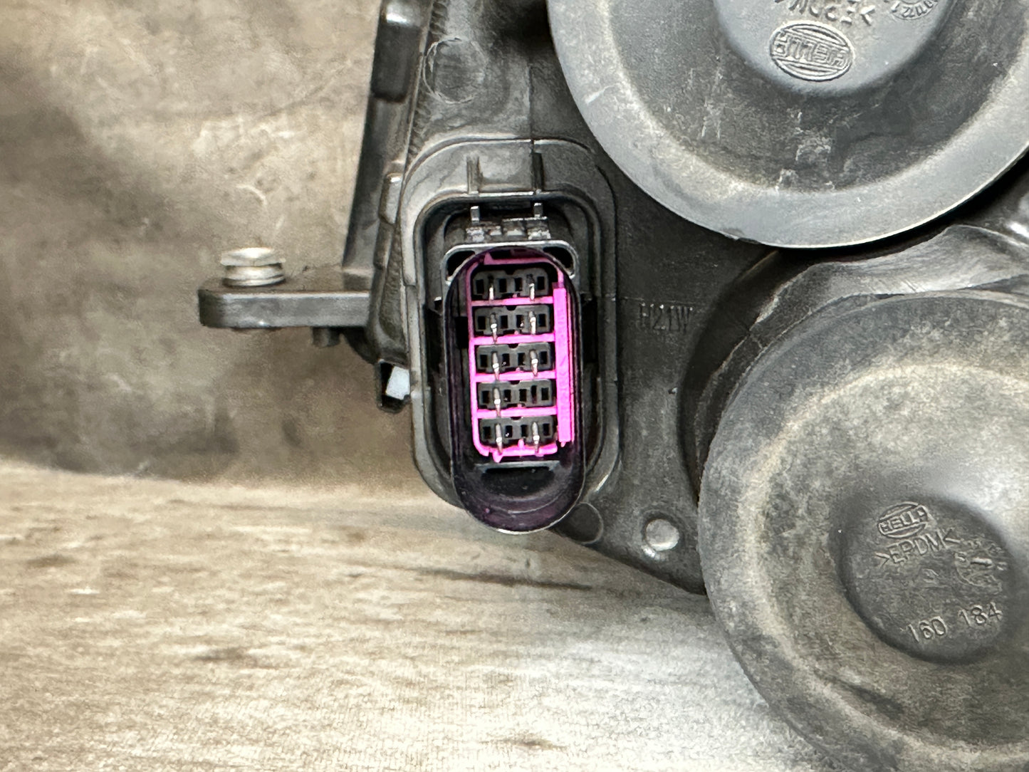 VW CADDY RHS RIGHT HEADLIGHT 2016+ halogen