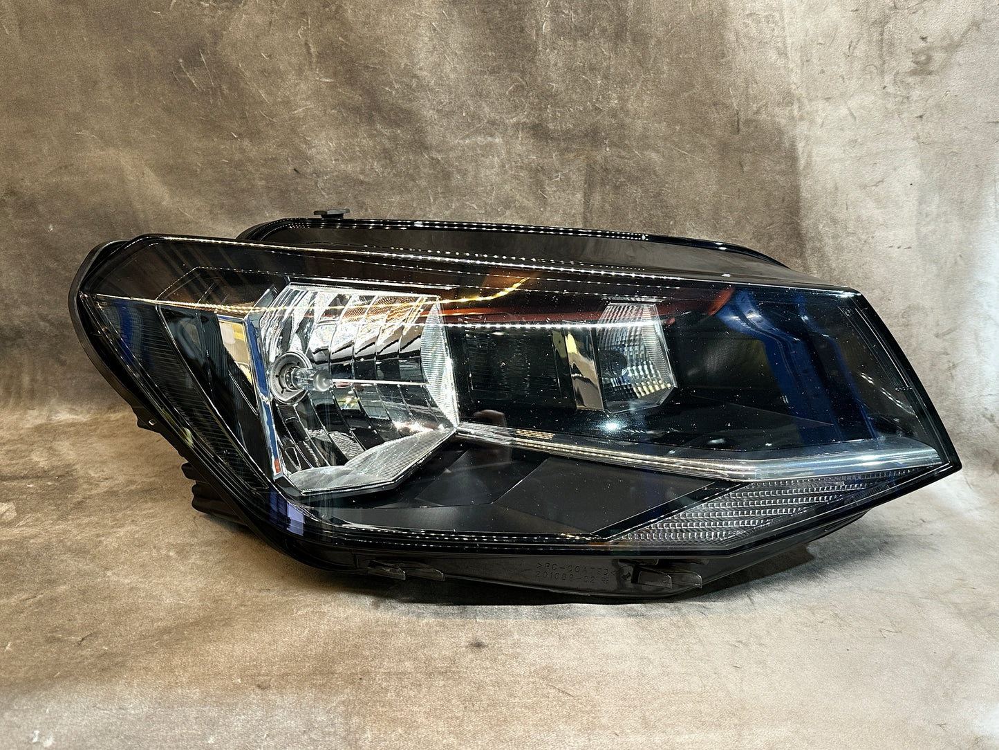 VW CADDY RHS RIGHT HEADLIGHT 2016+ halogen