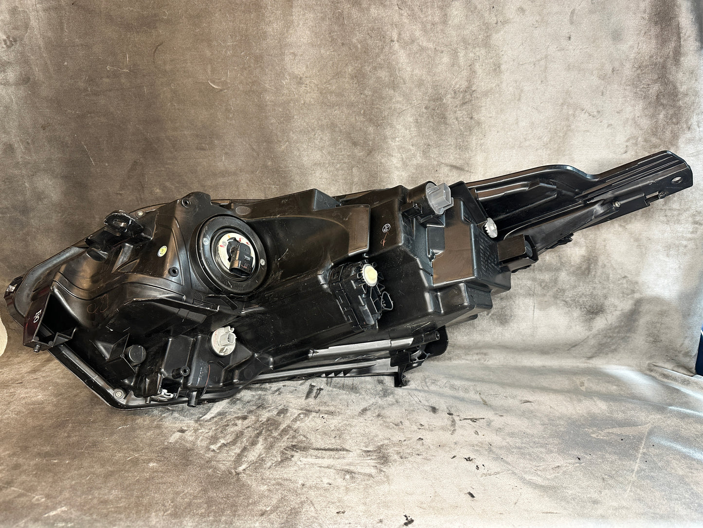 Honda HR-V RU5 Right LED Headlight